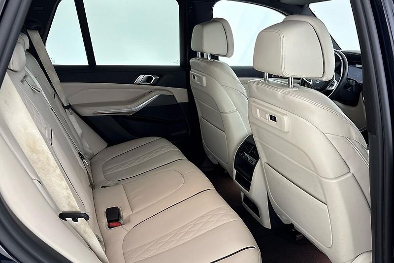 BMW X5 xDrive30d - fotka 14 z 28