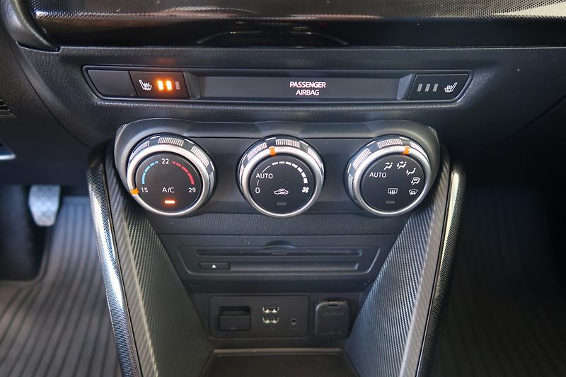 Mazda 2 (2016) 1,5 G90 Takumi Navi, ČR, tažné - fotka 25 z 28