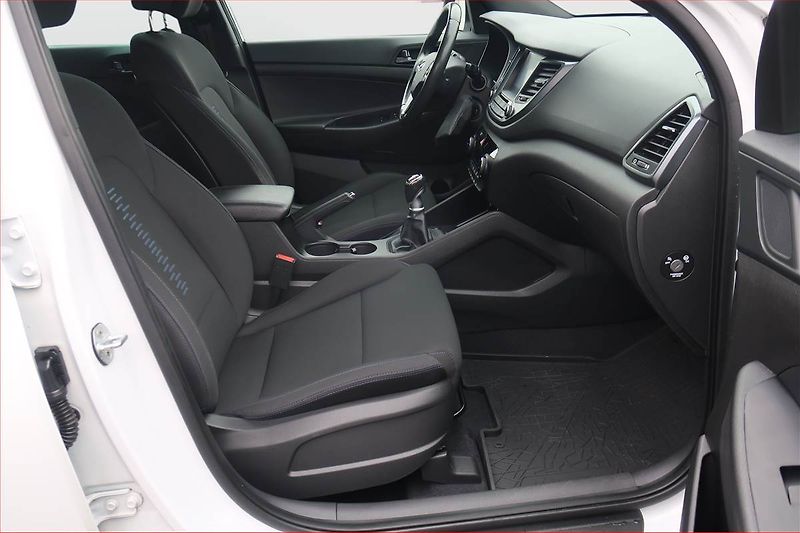 Hyundai Tucson (2018) 1.7 CRDi, Serv.kniha, Navi - fotka 9 z 17