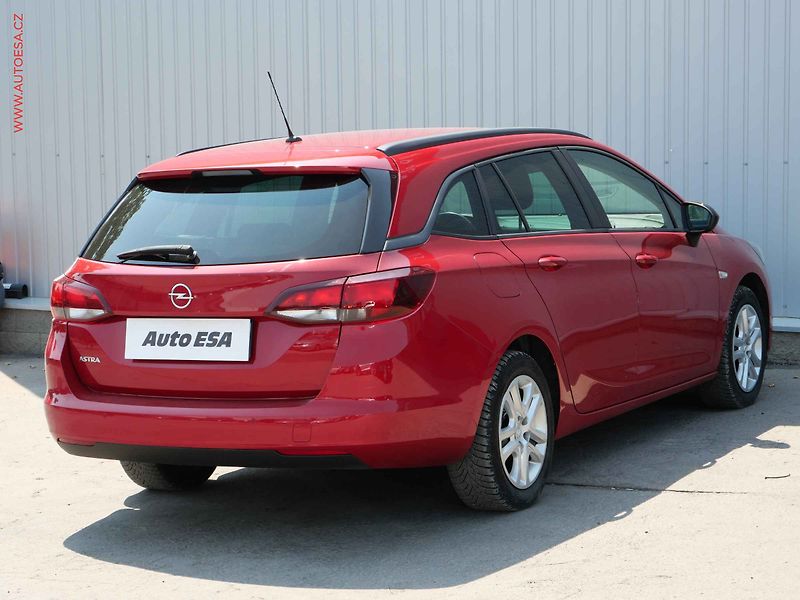 Opel Astra (2022) 1.5 CDTi, 1.maj,ČR, Edition - fotka 4 z 18