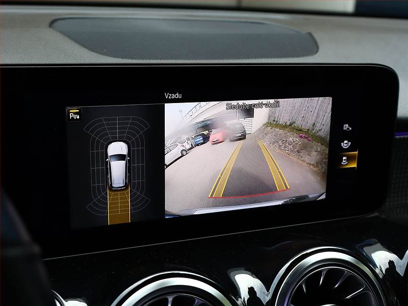 Mercedes-Benz GLB (2021) 200 d 4MATIC - fotka 16 z 21