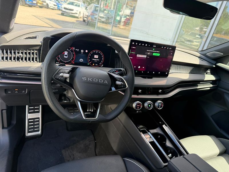 Škoda Superb Sportline 2.0 TSI 150kw DSG - fotka 10 z 27