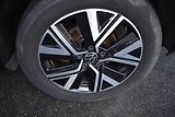 Volkswagen Touran (2022) 1.5TSI 110kW DSG, LED, 7 míst - náhled 17