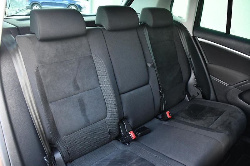 Volkswagen Tiguan 2.0TDi DSG 4MOTION - fotka 17 z 44