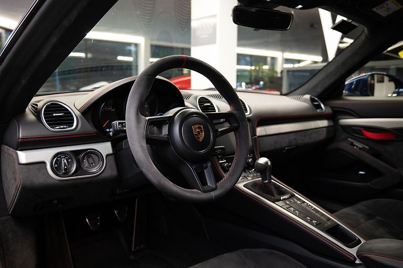 Porsche Cayman 718 GT4 BOSE/Alcantara/Manuál - fotka 5 z 18