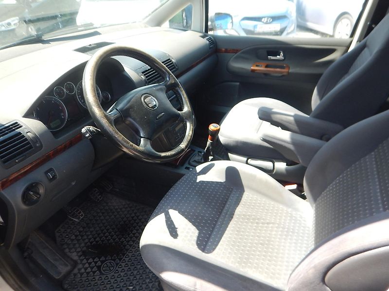 Seat Alhambra 1.9 TDi 85 kw - fotka 10 z 13