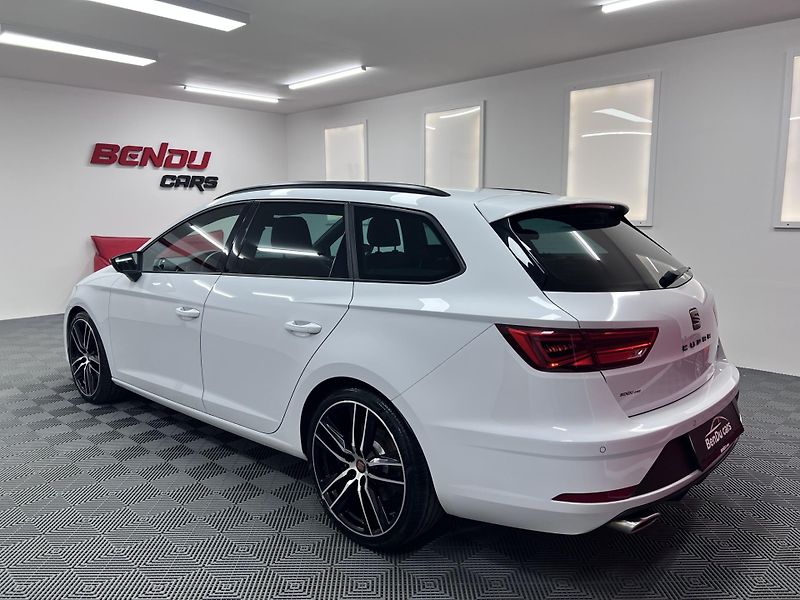 Seat Leon Cupra 300 2.0 TFSI 4x4 DSG - fotka 9 z 42