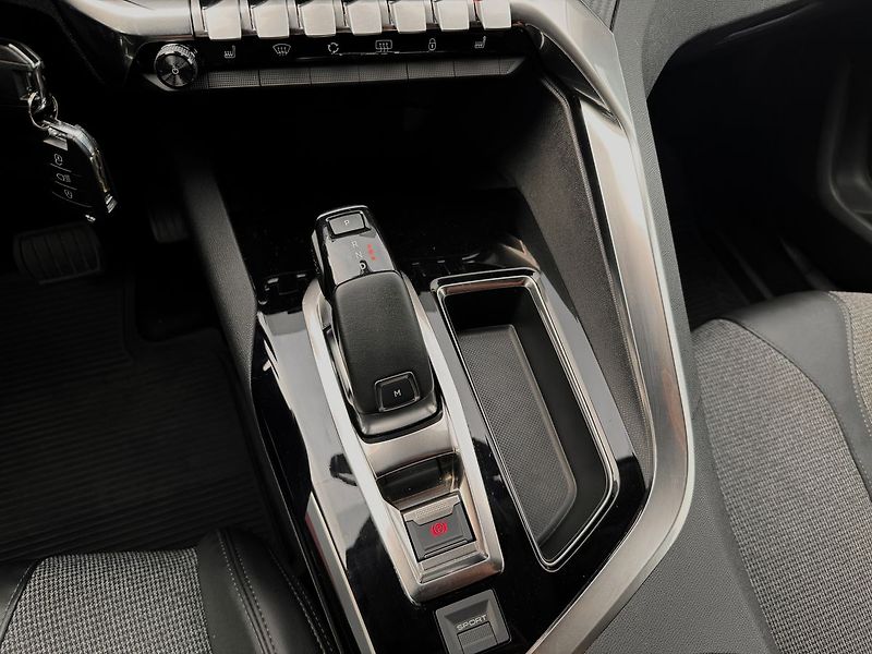 Peugeot 3008 1.5 BlueHDi Allure Aut., ČR - fotka 22 z 26
