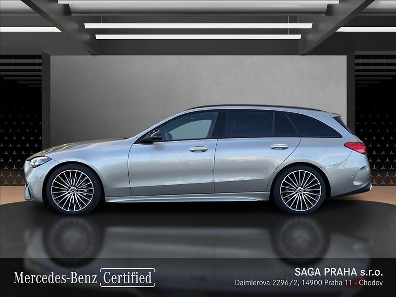 Mercedes-Benz Třídy C 220 d 4MATIC AMG Line Night - fotka 2 z 22