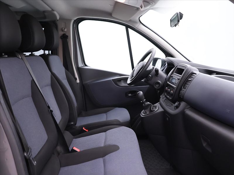 Opel Vivaro 1,6 CDTI 92kW 9-Míst Klima - fotka 11 z 25