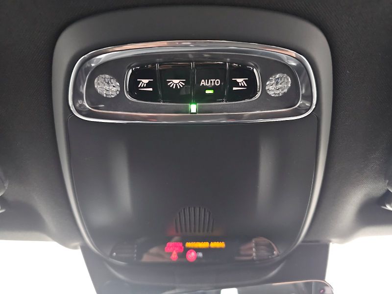 Volvo XC90 (2016) 2.0D 5D 173kW R-desing - fotka 27 z 27