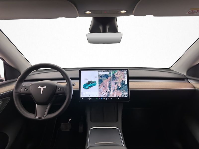 Tesla Model Y Long Range AWD - fotka 13 z 29