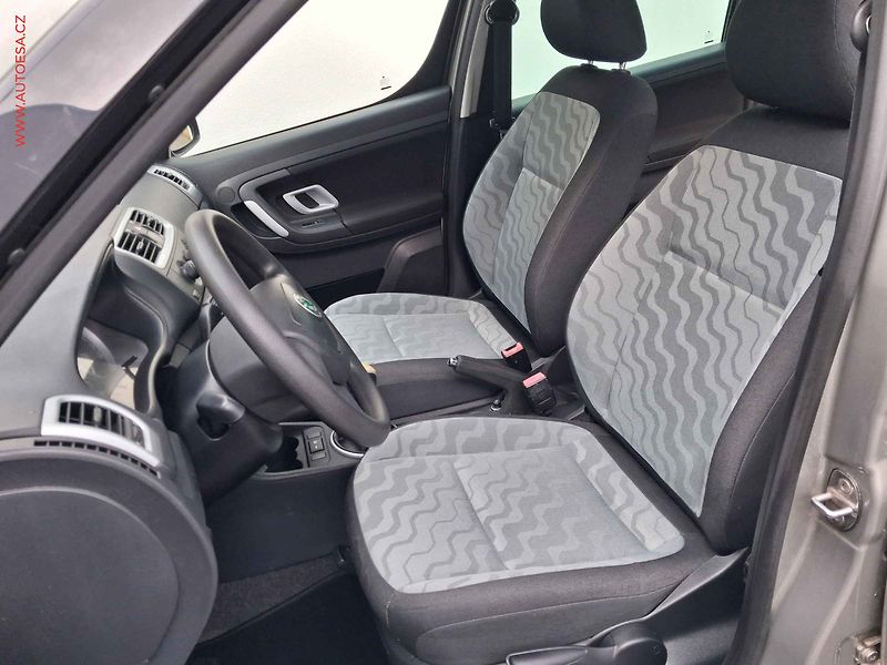 Škoda Roomster (2009) 1.2 HTP, ČR, Style, AC, TZ - fotka 9 z 15