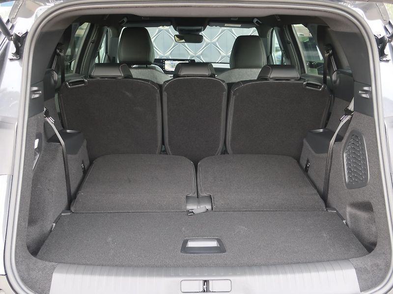 Peugeot 5008 ALLURE Hybrid 145 e-DCS6 - fotka 13 z 13