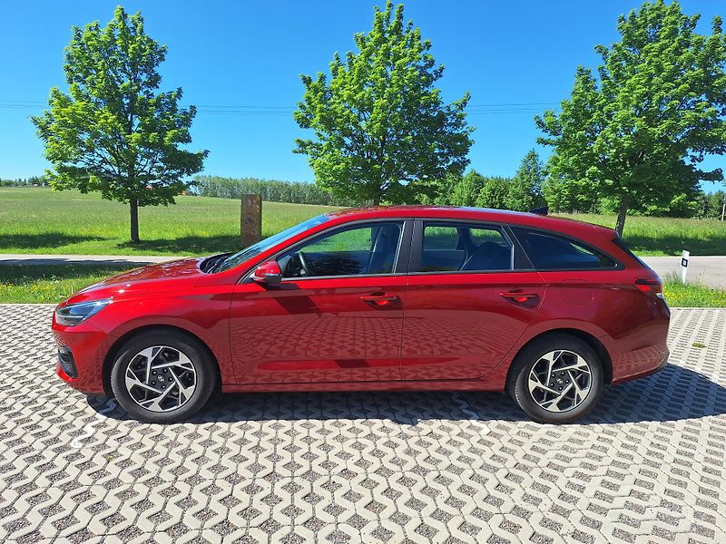 Hyundai i30 (2024) Kombi 1.0 T-GDI Comfort 2024 - fotka 4 z 19