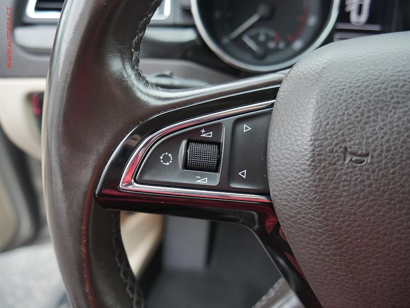 Škoda Superb (2014) 3.6 4X4, L&K, DSG - fotka 19 z 25