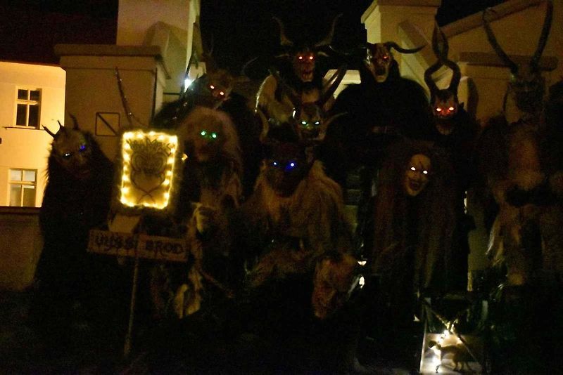 Krampusové a ďábelská vozidla