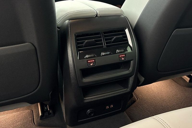 BMW X5 xDrive40d - fotka 25 z 27