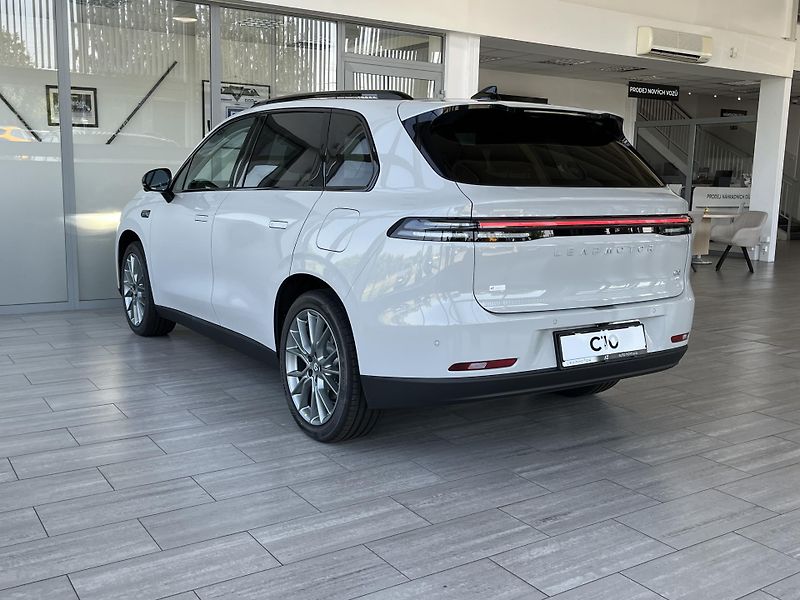 Leapmotor C10 REEV (2025) Design Hybrid EV - fotka 6 z 17