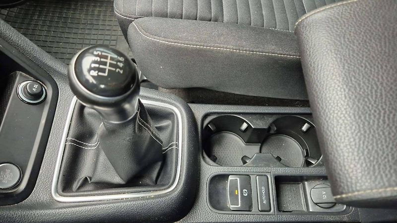 Volkswagen Sharan 2.0TDI 103kW MT6 - fotka 31 z 49