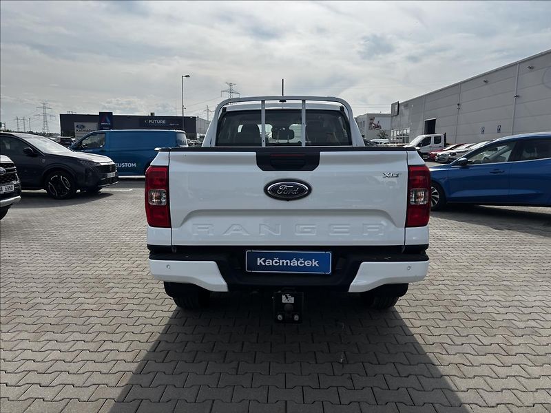 Ford Ranger 2,0 125kW XLT Double cab - fotka 4 z 33