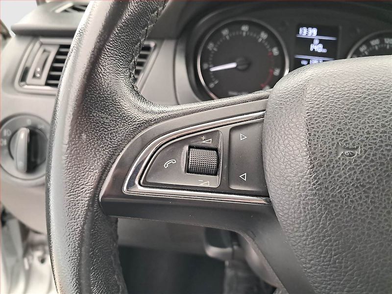 Škoda Rapid (2013) Ambition 1.2 TSI - fotka 16 z 17