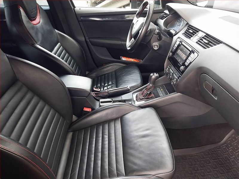 Škoda Octavia (2014) 2.0 TDI, Automat, Serv.kniha - fotka 9 z 18