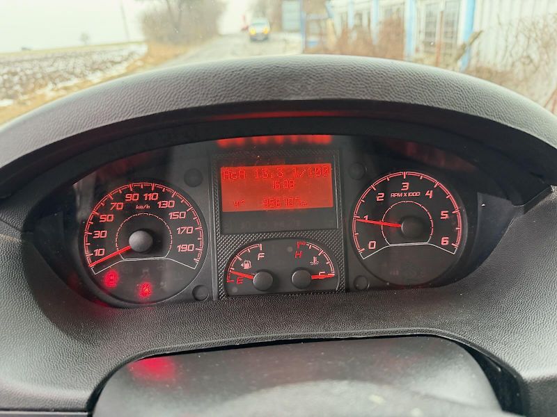Fiat Ducato (2019) 8 PALET+HYDRAULICKÉ ČELO 750kg - fotka 13 z 23