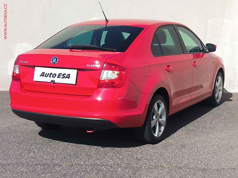 Škoda Rapid (2015) 1.2 TSI, ČR, Elegance, autoAC - fotka 4 z 16