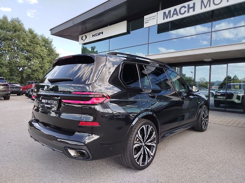 BMW X7 xDrive40d - fotka 13 z 38