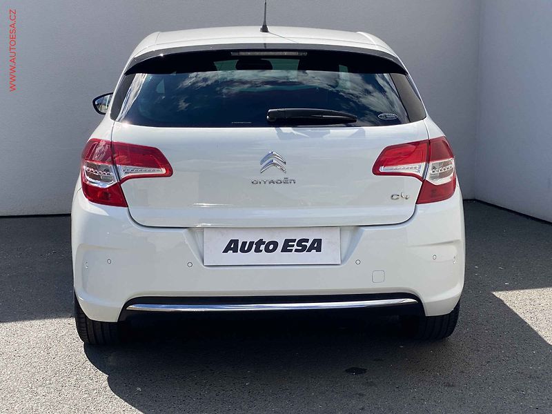 Citroën C4 (2011) 1.6VTi, 1.maj,ČR, Bixen, navi - fotka 5 z 20