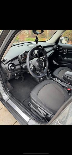 Mini Cooper (2018) - fotka 3 z 10