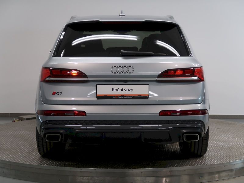 Audi Q7 (2025) S-LINE 60 TFSI e QUATTRO - fotka 9 z 35