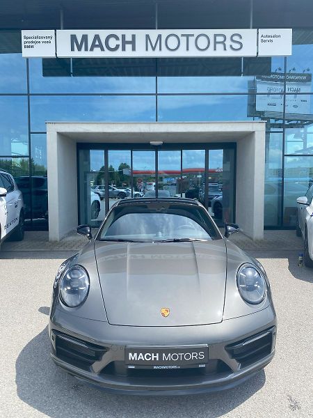 Porsche 911 (2024) Carrera 4 GTS Panorama - fotka 3 z 32
