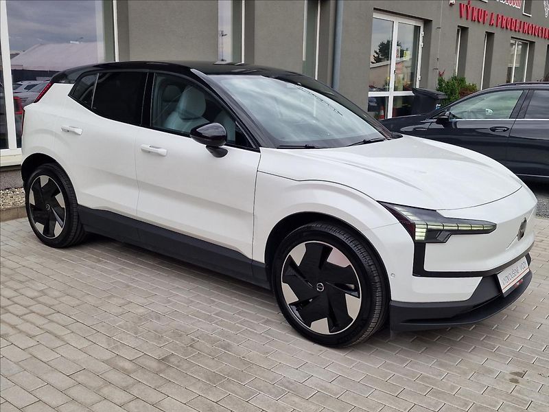 Volvo EX30 AWD Ultra Twin 315kW,ČR,1.Maj - fotka 2 z 48