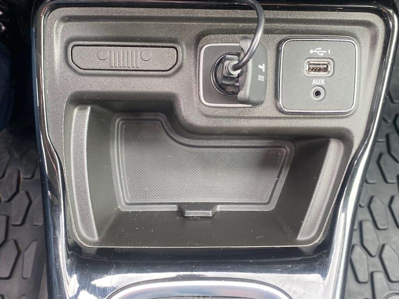 Jeep Compass (2020) 1,3 Turbo (96kW) 130K Man. - fotka 22 z 33