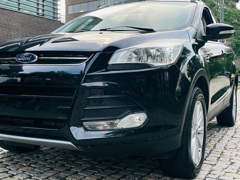 Ford Kuga 2.0TDCi 4x4 MAN TAŽNÉ SERVISKA - fotka 46 z 47