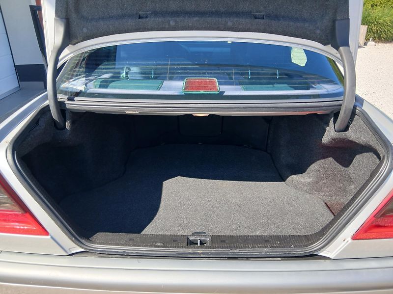Mercedes-Benz Třídy C 200K 1.MAJ - fotka 11 z 31
