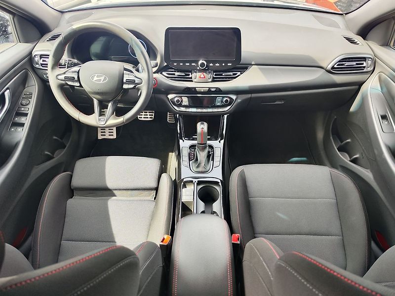Hyundai i30 1.5 T-GDI/103kW N-Line DCT - fotka 14 z 32