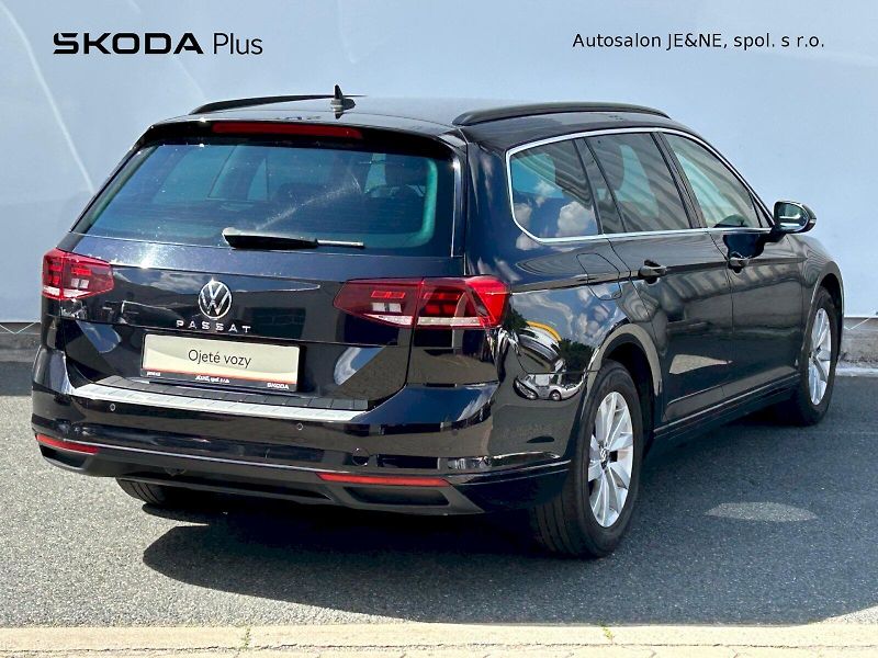 Volkswagen Passat (2021) Business 2.0 TDI 110 kW DSG Va - fotka 2 z 29
