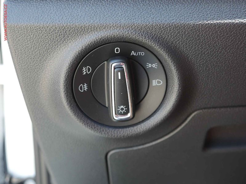 Škoda Scala (2020) 1.6 TDi, ČR, Style, LED - fotka 19 z 19