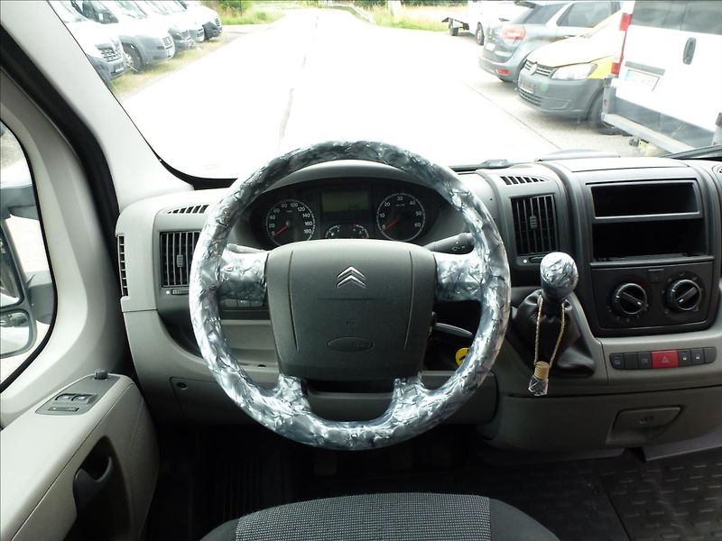Citroën Jumper 2,2 HDI 6 rychlostí, Klimatiza - fotka 30 z 45