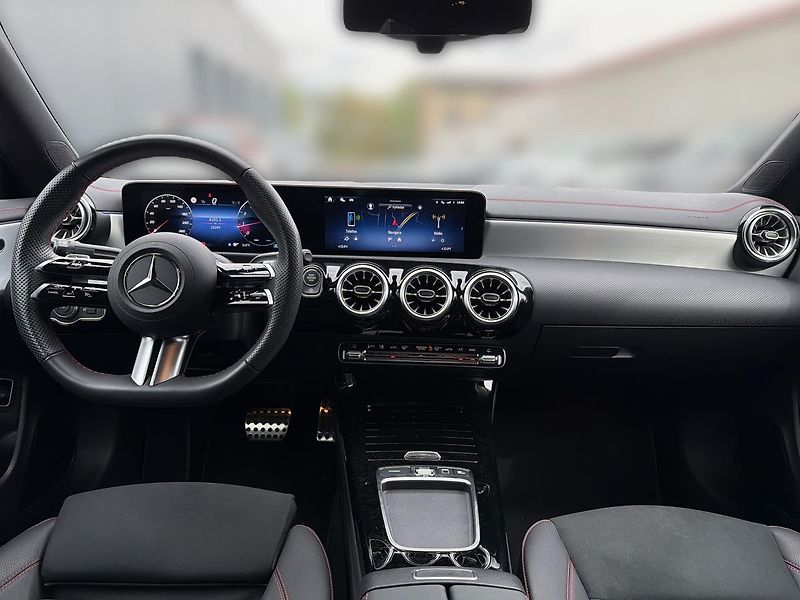 Mercedes-Benz CLA 200 kupé - fotka 11 z 17
