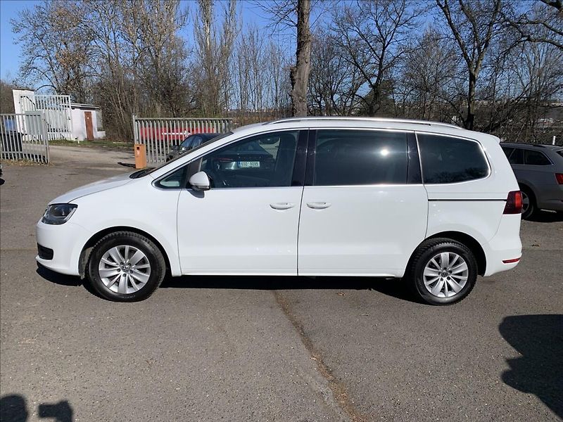 Volkswagen Sharan 2,0 TDI 4x4 7.MÍST,ČR SERVISKA - fotka 8 z 23