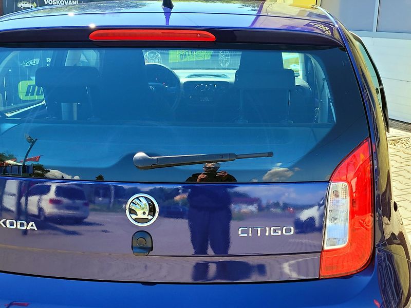 Škoda Citigo MPi 1.maj,SERV.KNIHA,jen 44tkm - fotka 35 z 35