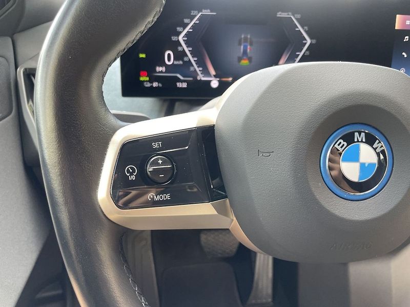 BMW Ostatní xDrive40 H&K REZERVACE - fotka 29 z 43