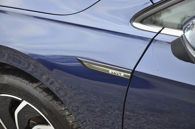Volkswagen Golf (2022) 2.0 TSi 140kW DSG Style iQ-LED - fotka 8 z 50