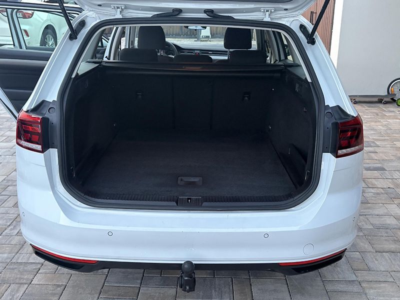 Volkswagen Passat Variant (2023) 2.0 Tdi 122 hp - fotka 12 z 17