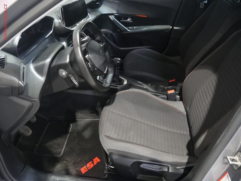 Peugeot 2008 (2020) 1.2PT, ČR, Active - fotka 9 z 17