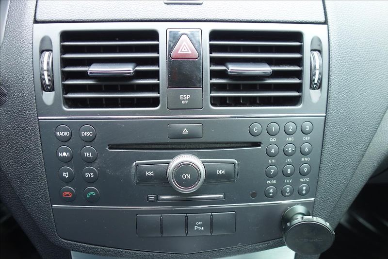 Mercedes-Benz Třídy C 320CDi 165KW, AVANTGARDE. - fotka 22 z 31